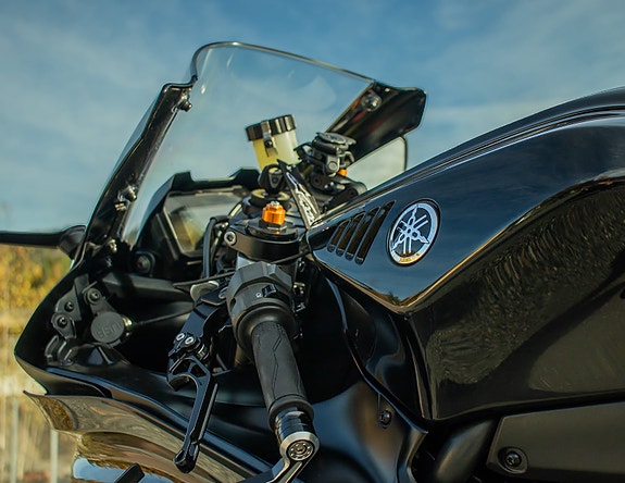 Yamaha R7 8 of 8