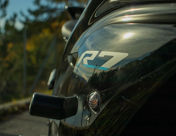 Yamaha R7 6 of 8