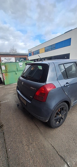 Suzuki Swift 3 of 7