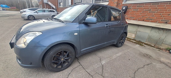 Suzuki Swift 2 of 7