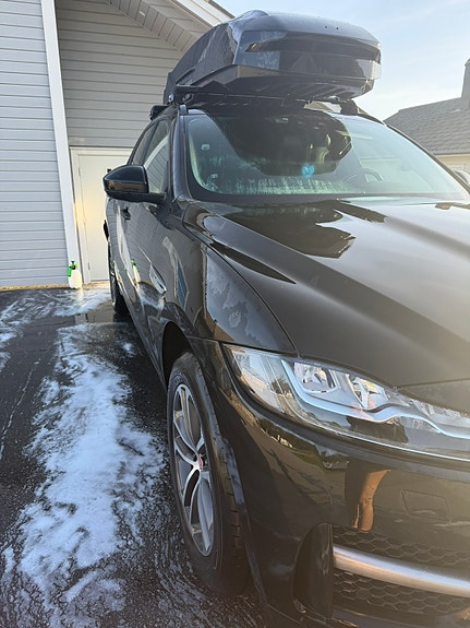 Jaguar F-PACE 4 of 30