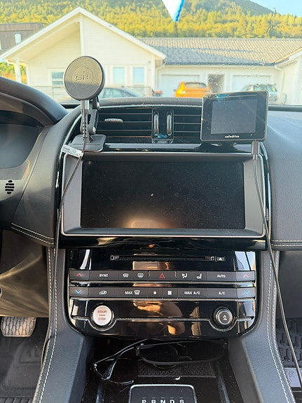 Jaguar F-PACE 9 of 30