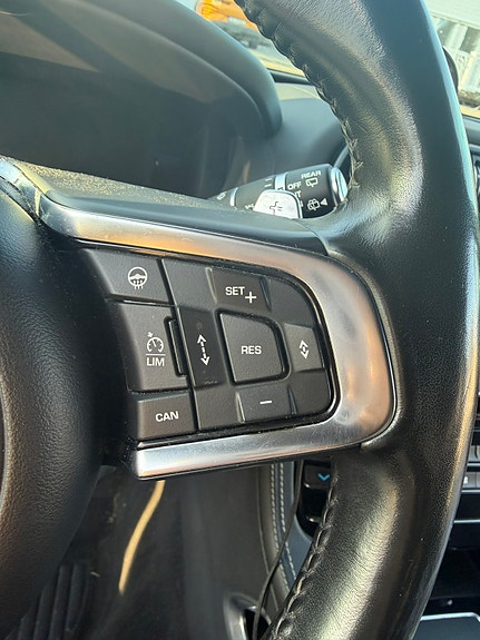 Jaguar F-PACE 13 of 30