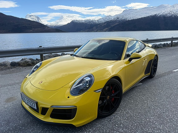 Porsche 911 Carrera 4 GTS 7 of 20
