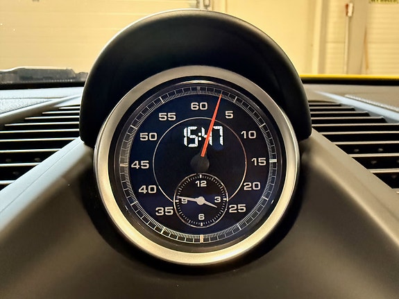 Porsche 911 Carrera 4 GTS 13 of 20