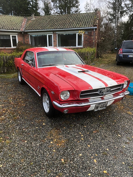 Ford Mustang 3 of 18
