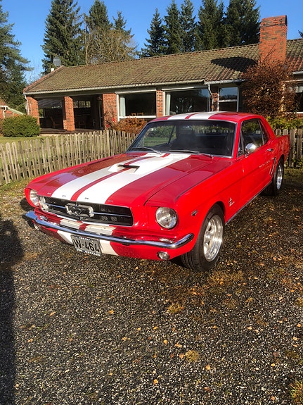 Ford Mustang 6 of 18