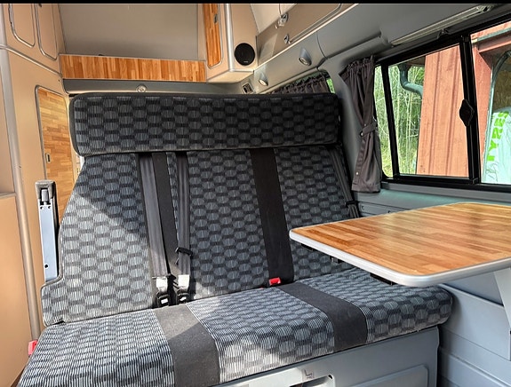 Ford Nugget Westfalia 8 of 14