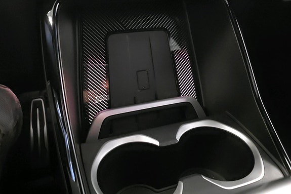 BMW iX2 14 of 26