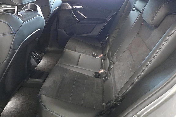 BMW iX2 7 of 26