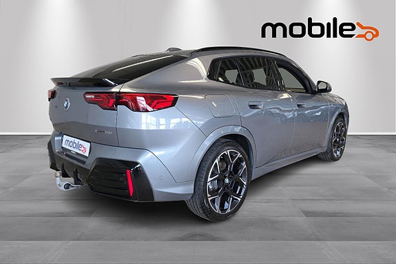 BMW iX2 3 of 26