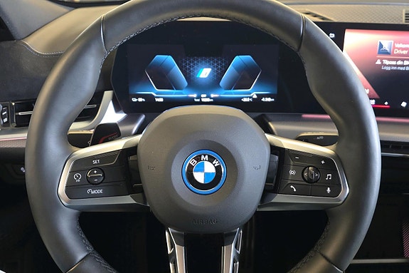 BMW iX2 9 of 26