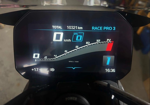 BMW M 1000 R 7 of 13