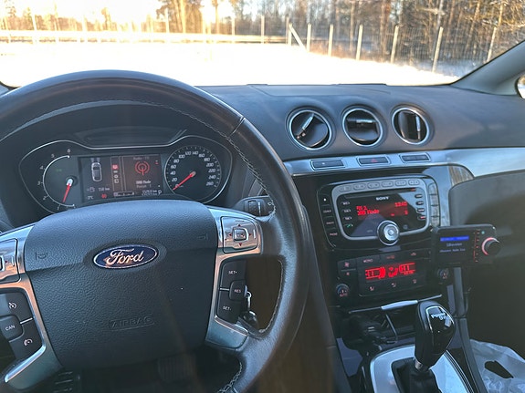 Ford S-MAX 7 of 8