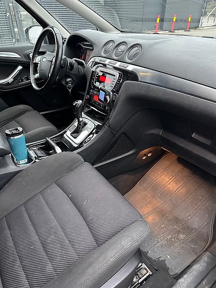 Ford S-MAX 4 of 8
