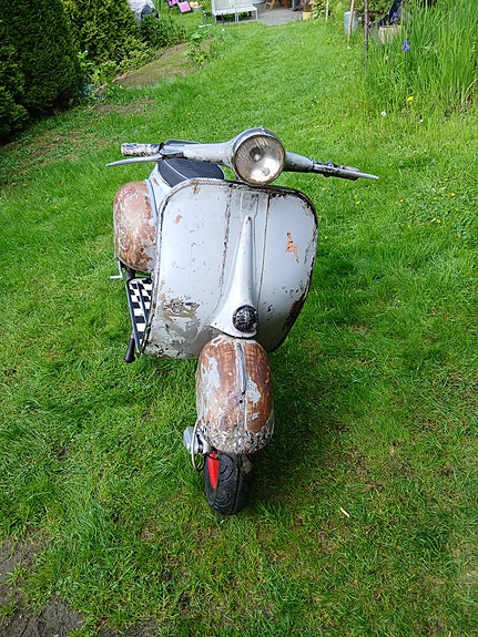 Vespa VESPA 11 of 16