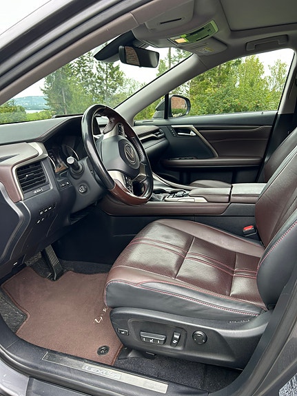 Lexus RX450h 18 of 22