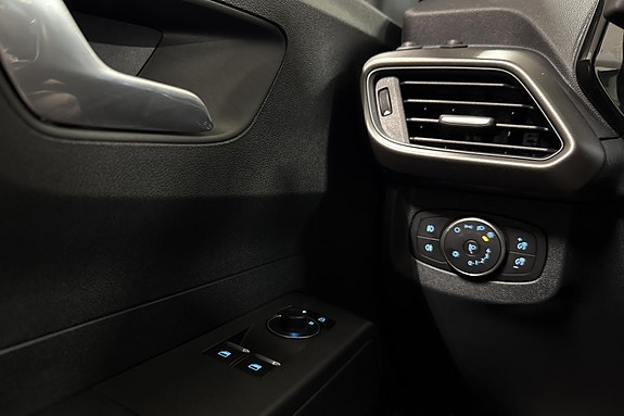 Ford Transit Courier 17 of 21