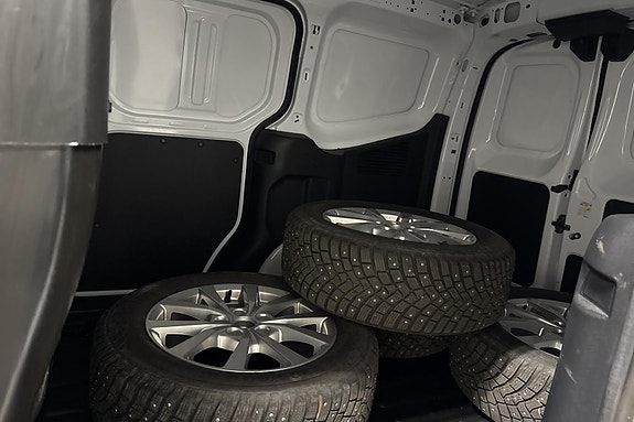 Ford Transit Courier 7 of 21