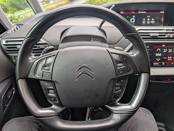 Citroen Grand C4 Picasso 27 of 30