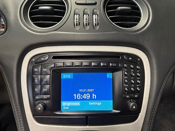 Mercedes-Benz SL55 20 of 26