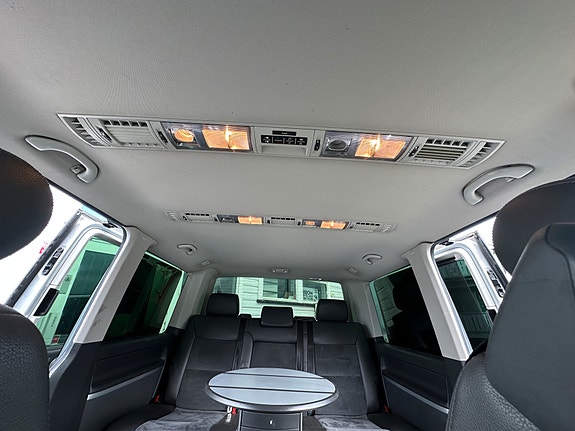 Volkswagen Multivan 28 of 29