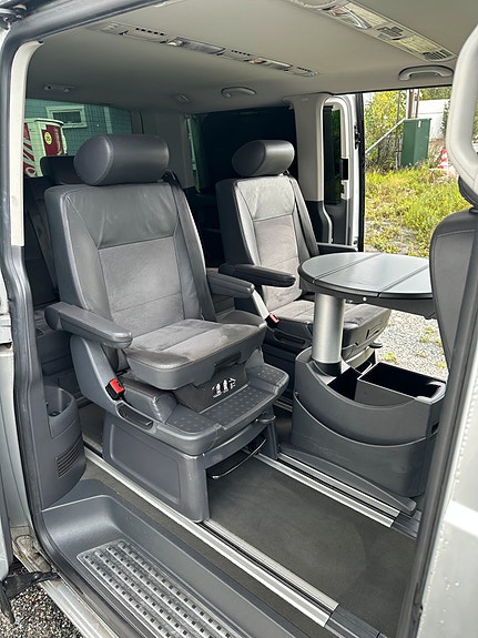 Volkswagen Multivan 21 of 29