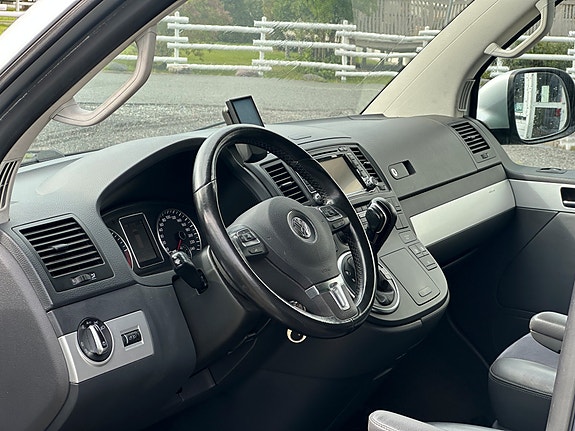 Volkswagen Multivan 9 of 29