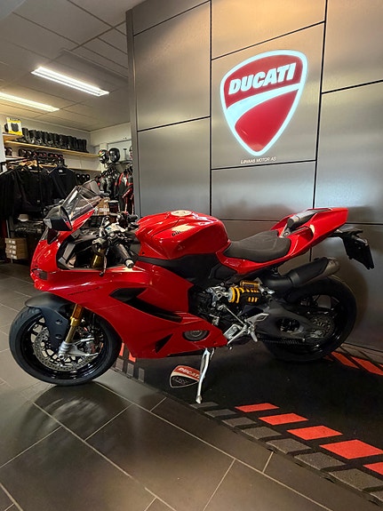 Ducati Panigale V2 S 5 of 8