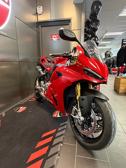Ducati Panigale V2 S 7 of 8
