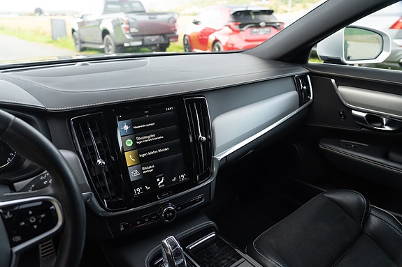 Volvo V90 17 of 24