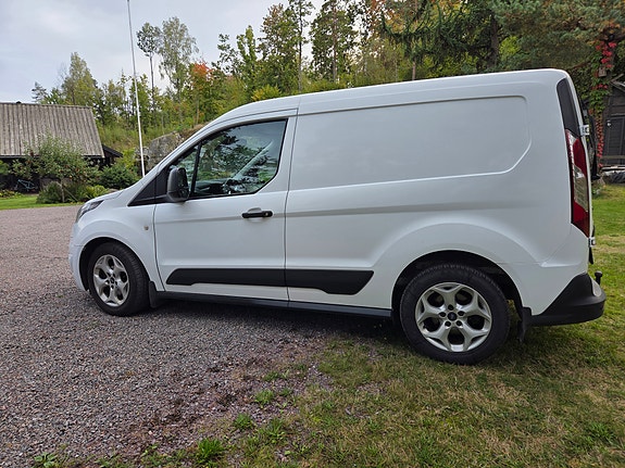 Ford Transit Connect 3 of 11