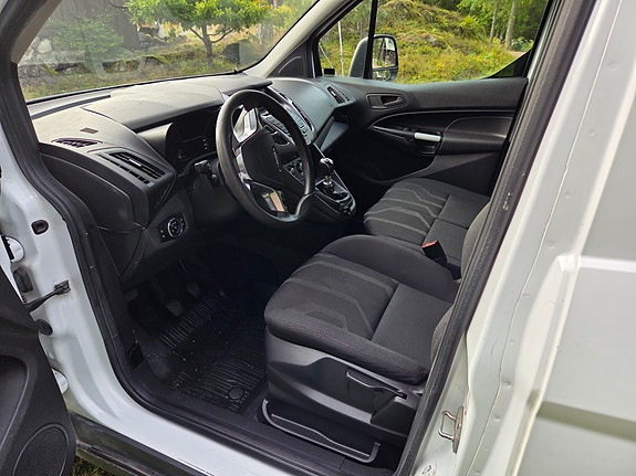 Ford Transit Connect 10 of 11