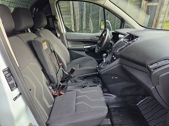 Ford Transit Connect 8 of 11
