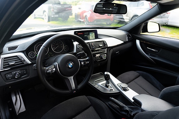 BMW 330e 9 of 21