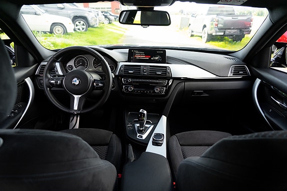 BMW 330e 8 of 21