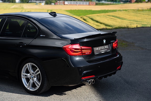 BMW 330e 5 of 21
