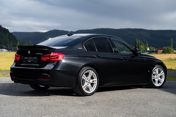 BMW 330e 2 of 21