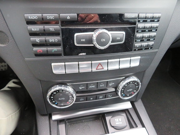 Mercedes-Benz 180 9 of 15
