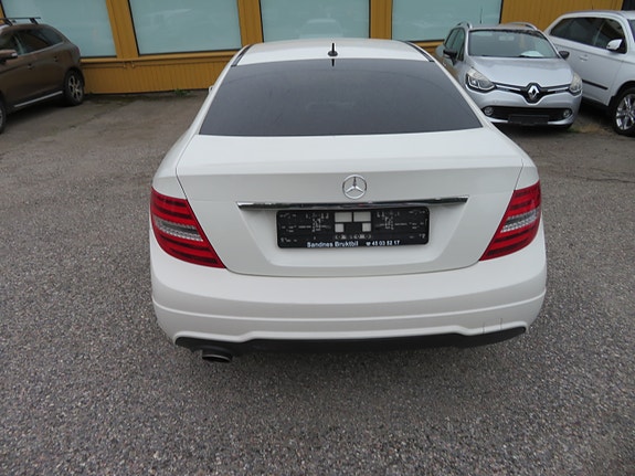 Mercedes-Benz 180 4 of 15