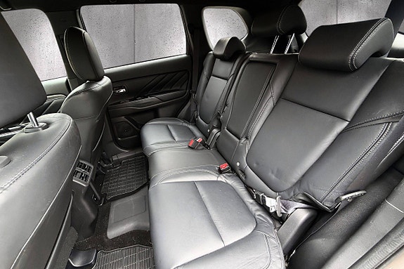 Mitsubishi Outlander 18 of 22