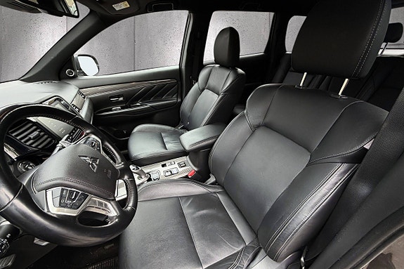 Mitsubishi Outlander 16 of 22