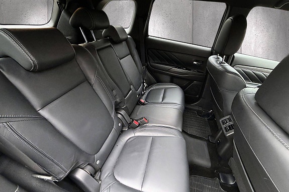 Mitsubishi Outlander 17 of 22