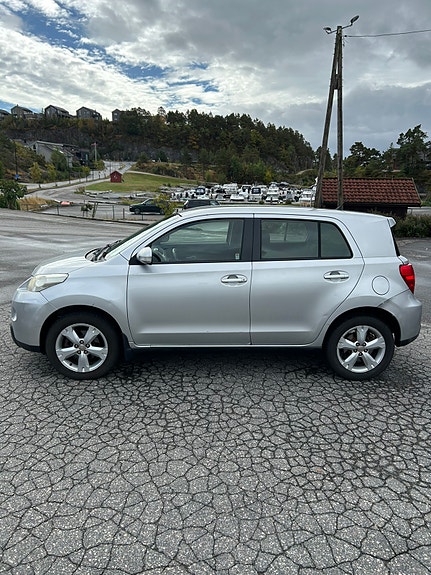 Toyota Urban Cruiser 2 of 8
