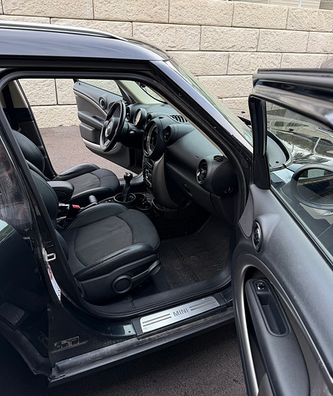 MINI Countryman Cooper D 9 of 14