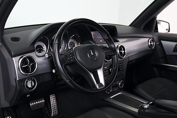 Mercedes-Benz GLK220 15 of 30