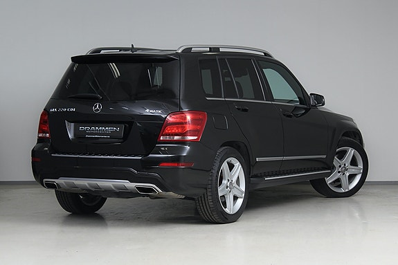 Mercedes-Benz GLK220 2 of 30