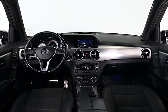 Mercedes-Benz GLK220 16 of 30