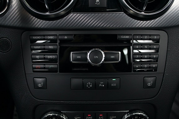 Mercedes-Benz GLK220 26 of 30