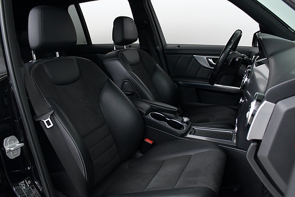 Mercedes-Benz GLK220 13 of 30